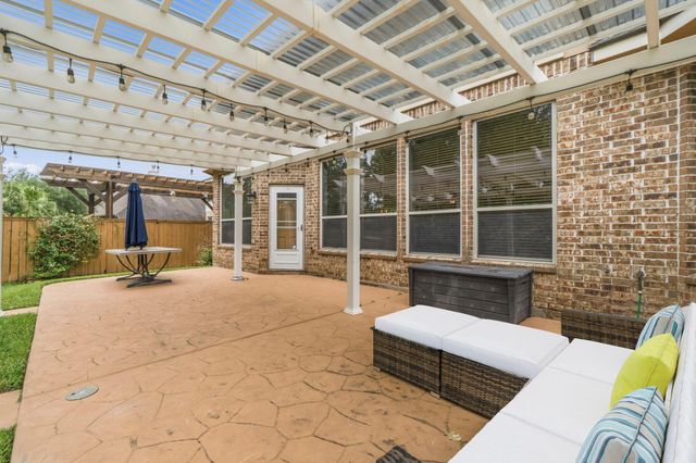 27 N Arrow Canyon Circle, The Woodlands, TX 77389