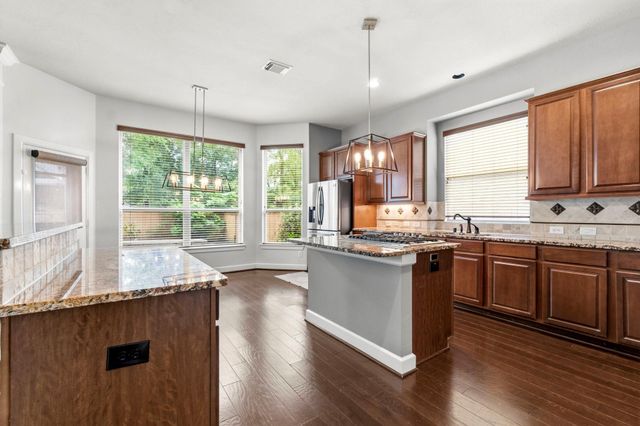 27 N Arrow Canyon Circle, The Woodlands, TX 77389