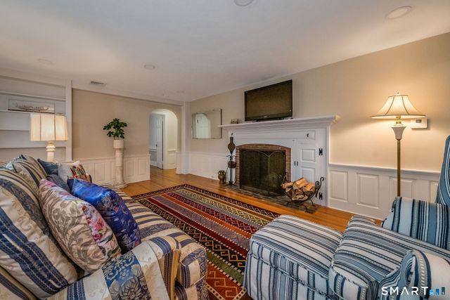 6 Cedar Island Avenue, Clinton, CT 06413