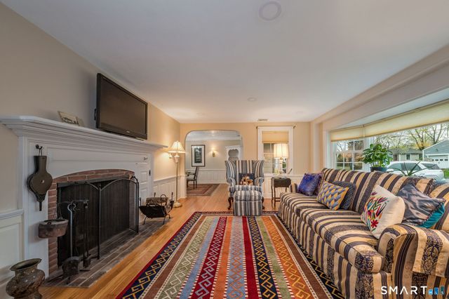 6 Cedar Island Avenue, Clinton, CT 06413