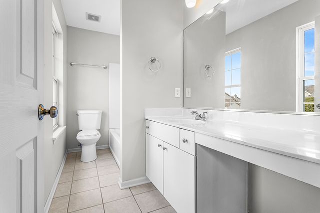 2033 Wedgewood Circle, Romeoville, IL 60446