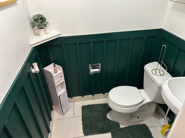 17308 Forestway Drive, East Hazel Crest, IL 60429