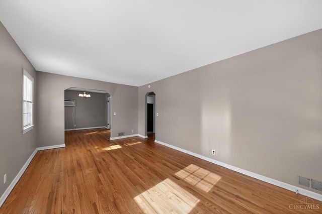 1936 Waltham Avenue, North College Hill, OH 45239