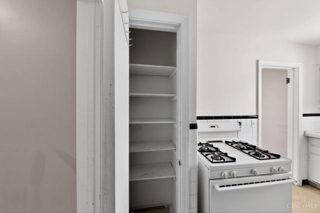 1936 Waltham Avenue, North College Hill, OH 45239