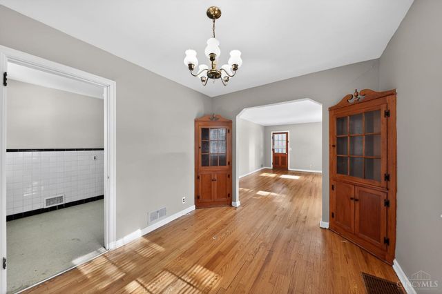 1936 Waltham Avenue, North College Hill, OH 45239