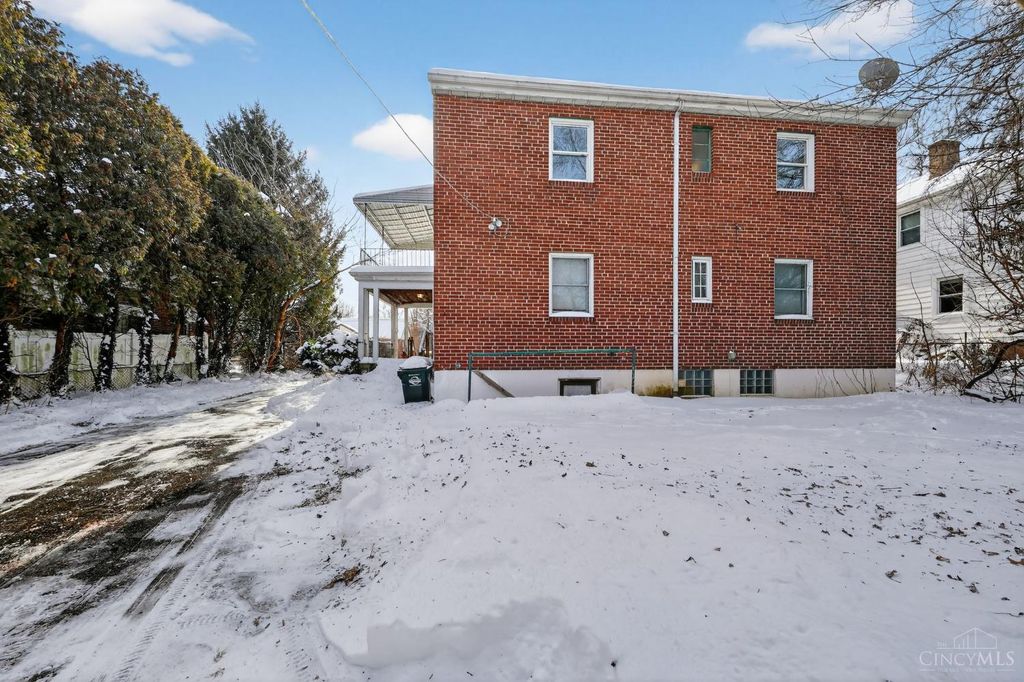 1936 Waltham Avenue, North College Hill, OH 45239