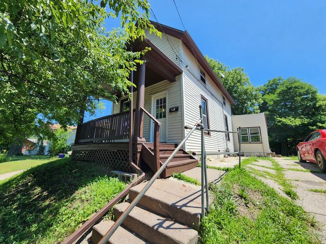 1209 Gaines Street, Davenport, IA 52804