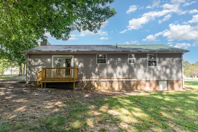 2104 Wolfe Rd, White Bluff, TN 37187