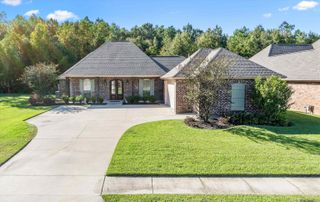 30939 Ridgeway Dr, Walker, LA 70785