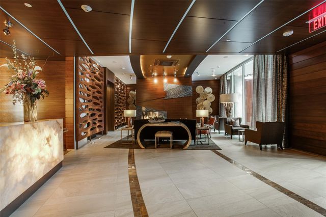 214 Barton Springs RD 922, Austin, TX 78704