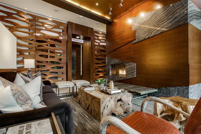 214 Barton Springs RD 922, Austin, TX 78704