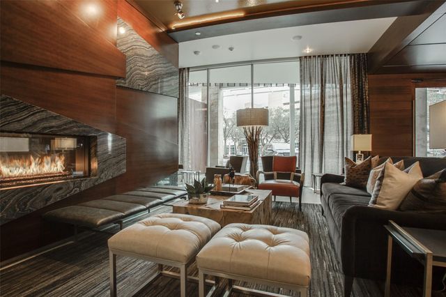 214 Barton Springs RD 922, Austin, TX 78704