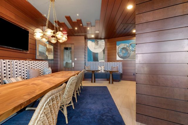 214 Barton Springs RD 922, Austin, TX 78704