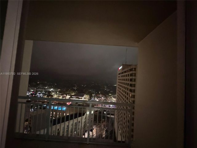 9055 SW 73rd Ct 2002, Miami, FL 33156