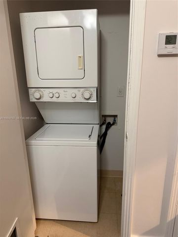 9055 SW 73rd Ct 2002, Miami, FL 33156