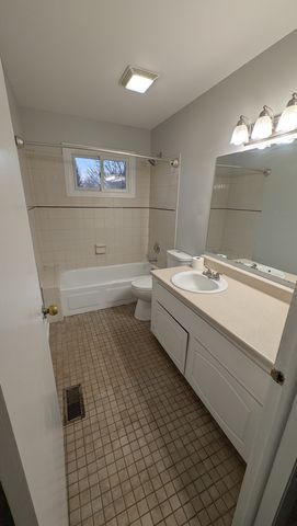 117 Galewood Drive, Bolingbrook, IL 60440