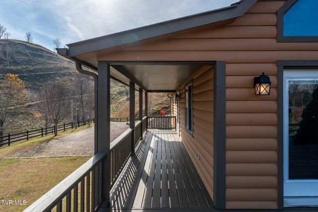 1148 Drakes Creek Road, Trade, TN 37691