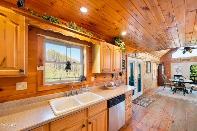 1148 Drakes Creek Road, Trade, TN 37691
