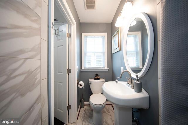 2 STRUT CT, Baltimore, MD 21220