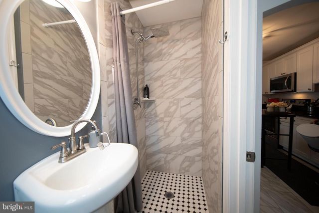 2 STRUT CT, Baltimore, MD 21220