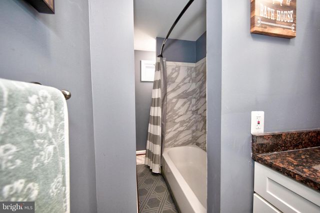 2 STRUT CT, Baltimore, MD 21220