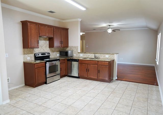 9000 Holliday Lane, Aubrey, TX 76227