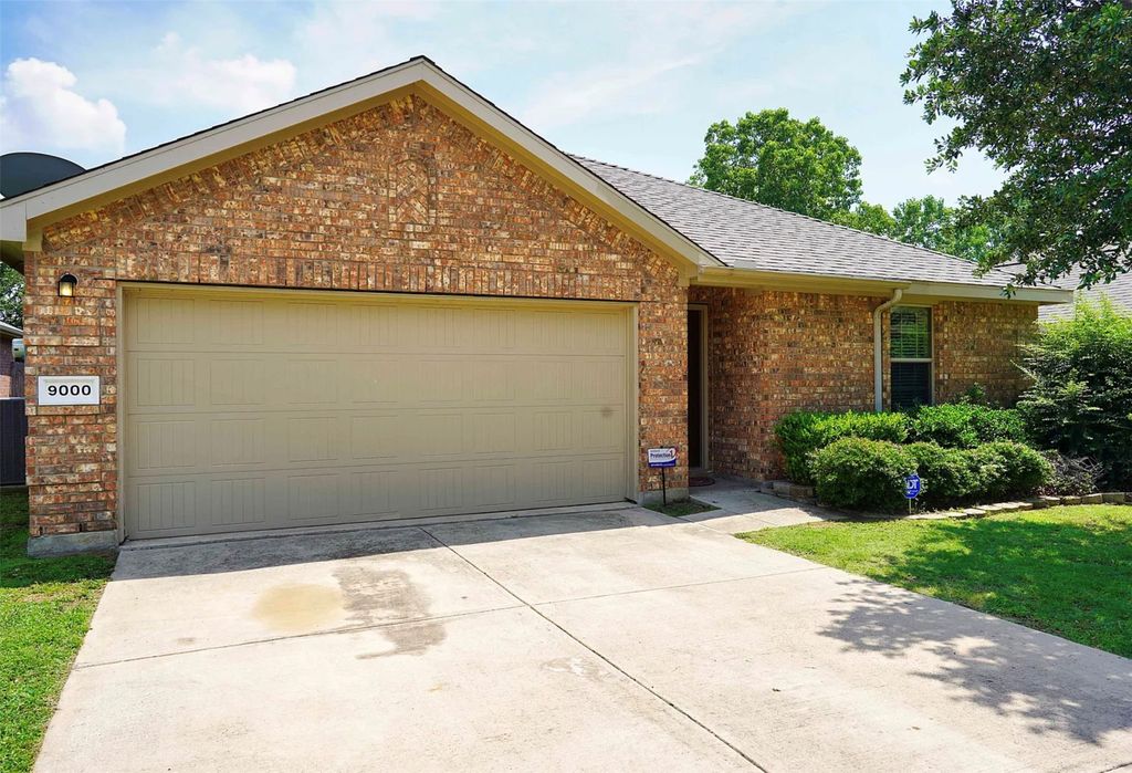 9000 Holliday Lane, Aubrey, TX 76227