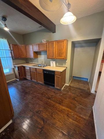 1111 W Walnut Street, Springfield, MO 65806