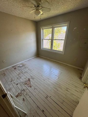 1111 W Walnut Street, Springfield, MO 65806