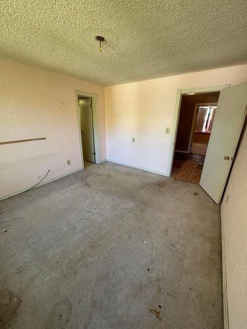 1111 W Walnut Street, Springfield, MO 65806