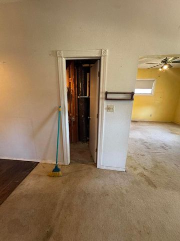 1111 W Walnut Street, Springfield, MO 65806