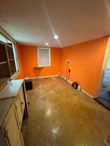 1111 W Walnut Street, Springfield, MO 65806