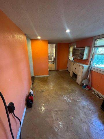 1111 W Walnut Street, Springfield, MO 65806