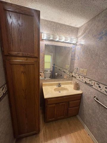 1111 W Walnut Street, Springfield, MO 65806