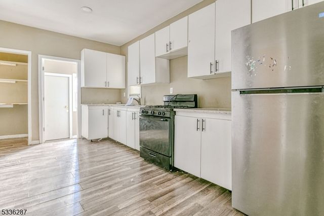 43 S 9th St, Newark City, NJ 07107