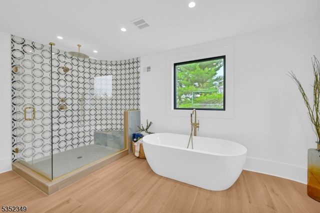 87 Chestnut St S, Livingston Twp., NJ 07039
