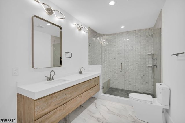 87 Chestnut St S, Livingston Twp., NJ 07039