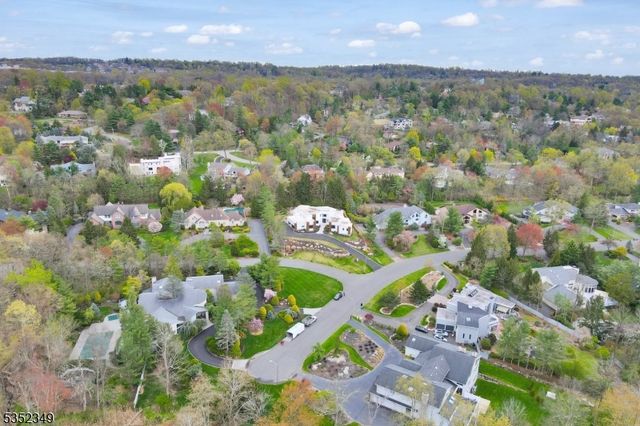 87 Chestnut St S, Livingston Twp., NJ 07039