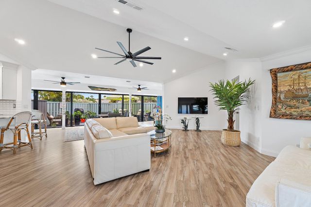 1127 E Seminole Avenue 24b, Jupiter, FL 33477