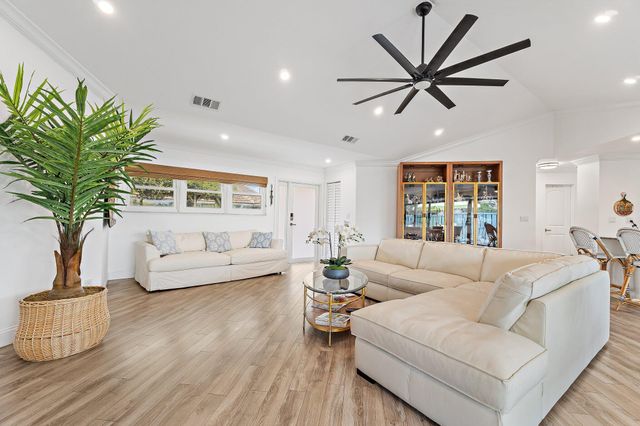 1127 E Seminole Avenue 24b, Jupiter, FL 33477