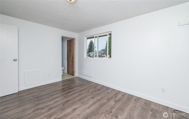 6852 Dutch Haven Drive, Lynden, WA 98264