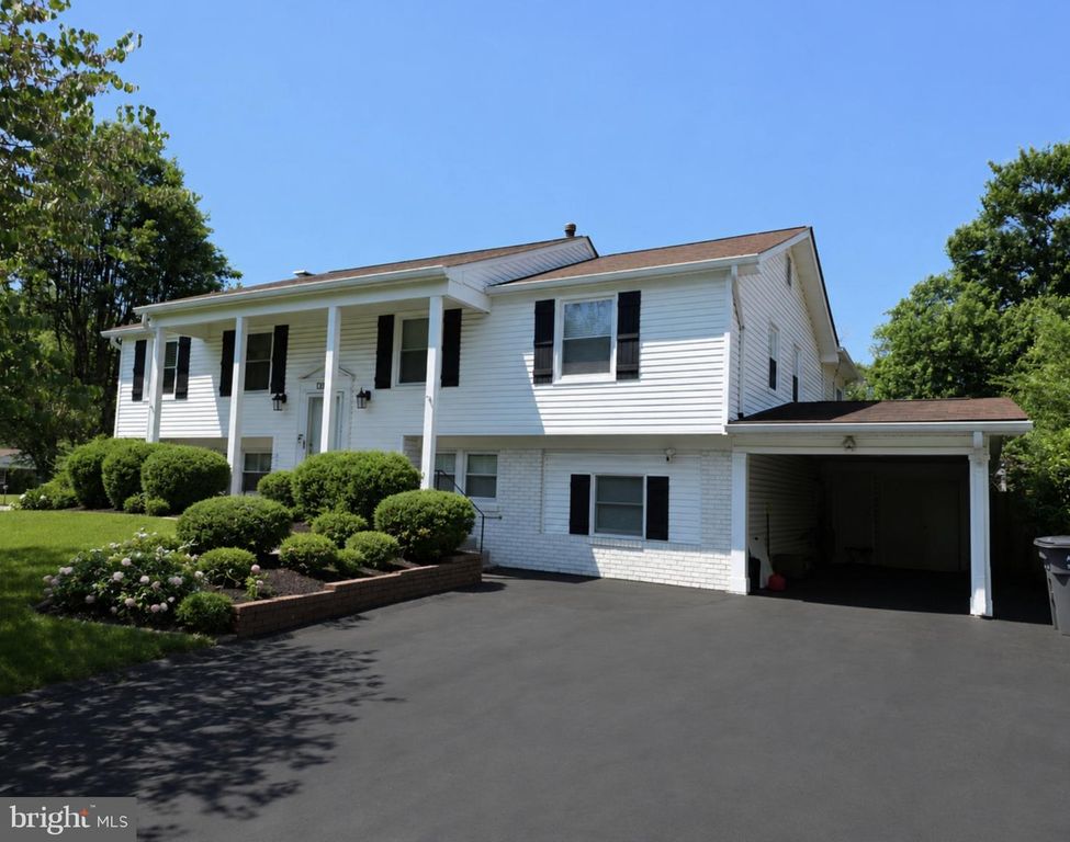 12840 POINT PLEASANT DR, Fairfax, VA 22033