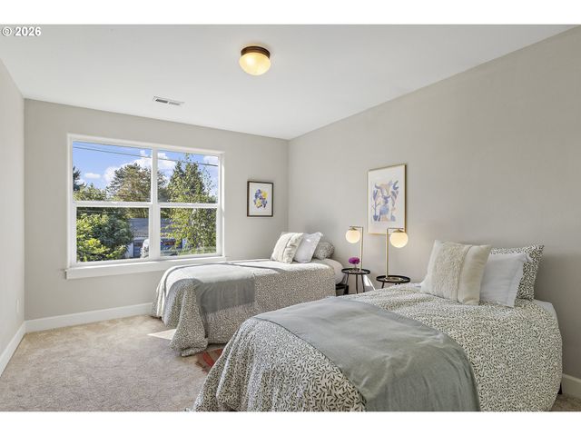 8952 N FORTUNE Ave, Portland, OR 97203