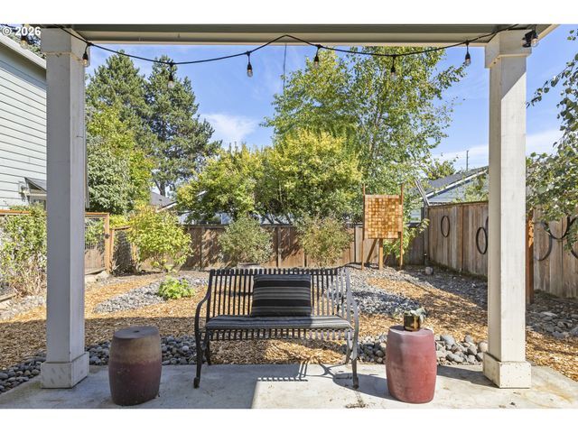 8952 N FORTUNE Ave, Portland, OR 97203