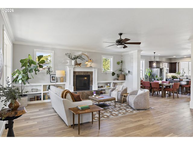 8952 N FORTUNE Ave, Portland, OR 97203