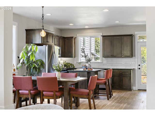 8952 N FORTUNE Ave, Portland, OR 97203