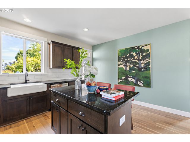 8952 N FORTUNE Ave, Portland, OR 97203