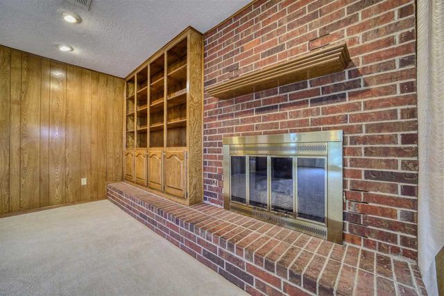 908 NW 74th St, Lawton, OK 73505