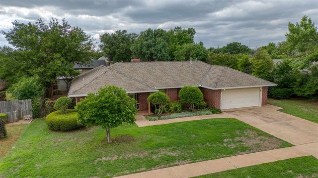 908 NW 74th St, Lawton, OK 73505