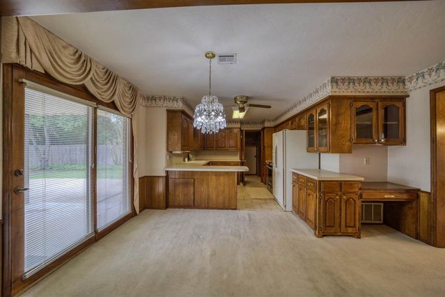 908 NW 74th St, Lawton, OK 73505